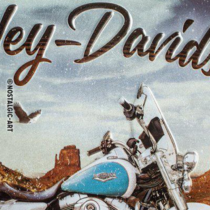Metalowy plakat 15x20 Harley Davidson Road King Classic Route 66, który przemienia ścianę w trasę niekończącej się wolności!