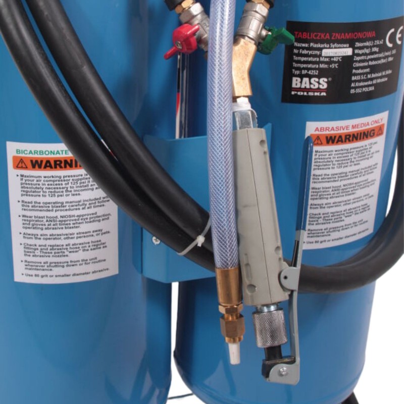 Bass Polska Piaskarka ze zbiornikiem do sodowania 25L 2w1 4252